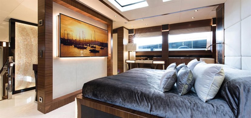 01_yacht_fca_877x414