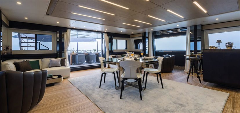 04_yacht_fca_877x414