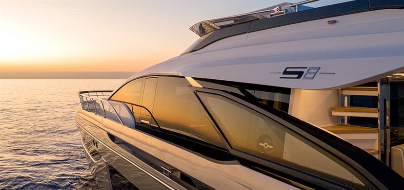 04_yatch_S8_877x414_953104652
