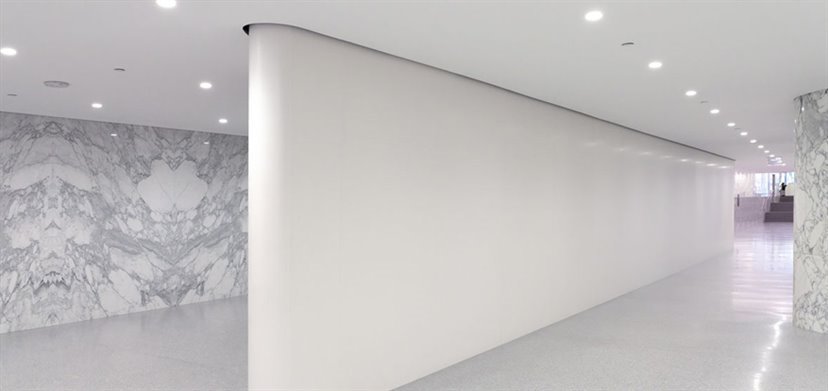 07_skyscraper_hall_877x414(1)