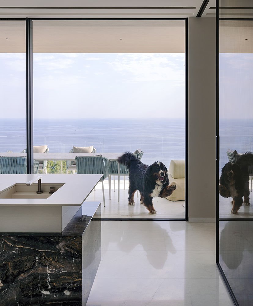 villa-lea-cucina-marmo-pietra-sinterizzata-kitchen-sintered-stone-rtt