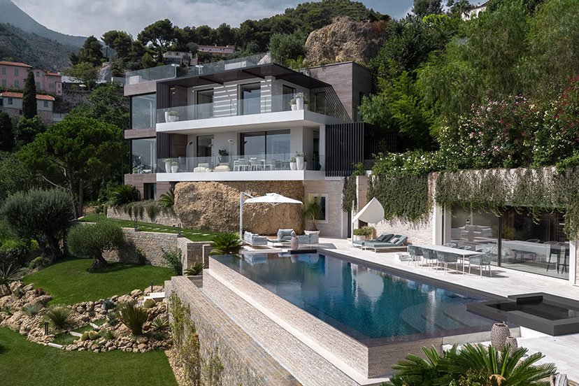 villa-lea-piscina-panoramica-pietra-sinterizzata-swimming-pool-intro-552